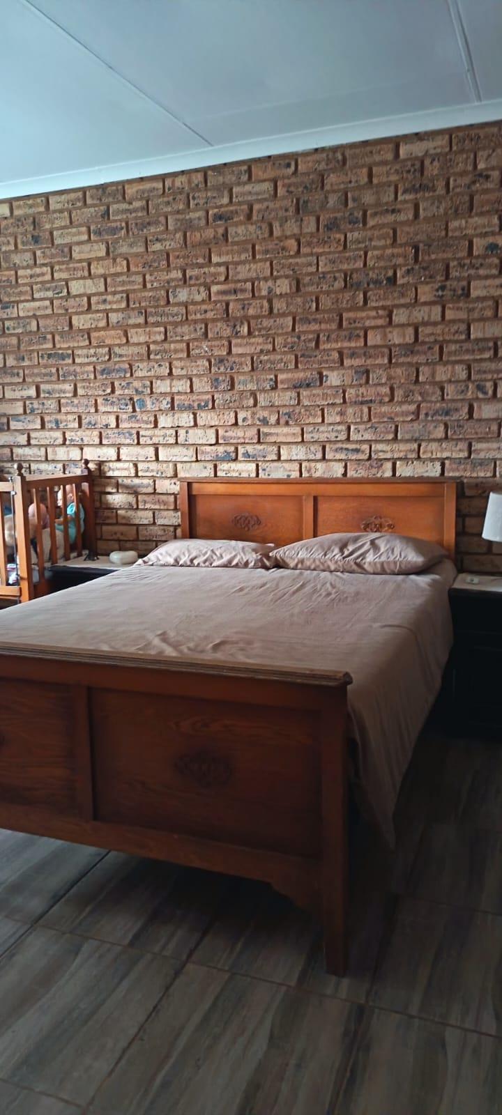 11 Bedroom Property for Sale in Rustenburg Rural North West